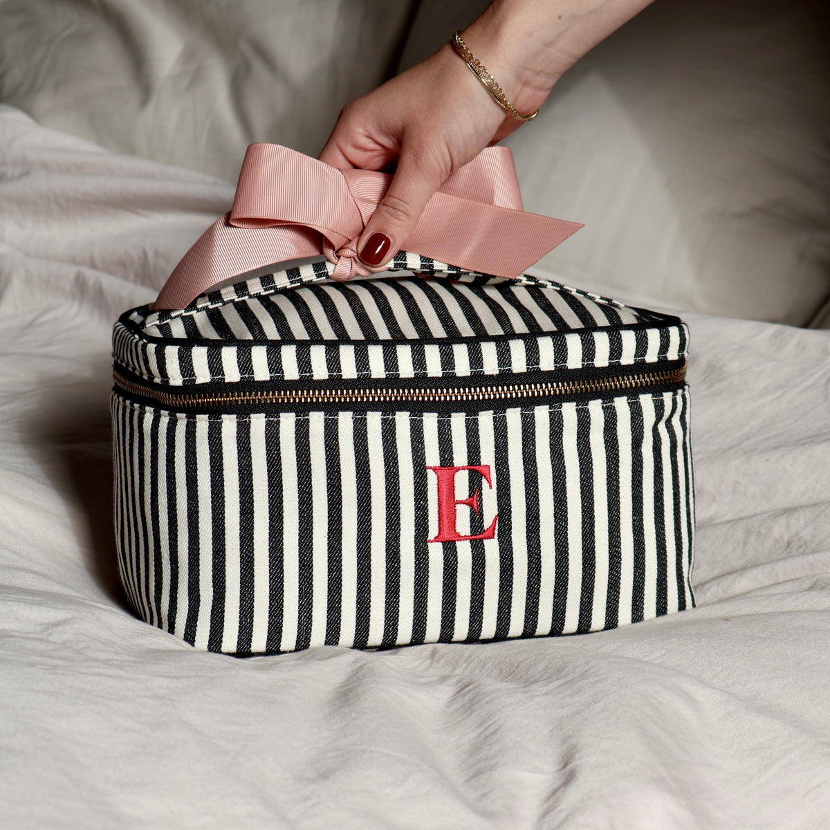Medium Box Makeup & Toiletry with Insert Organizer – Striped Bag-all travel organization case with monogram and bow handle
