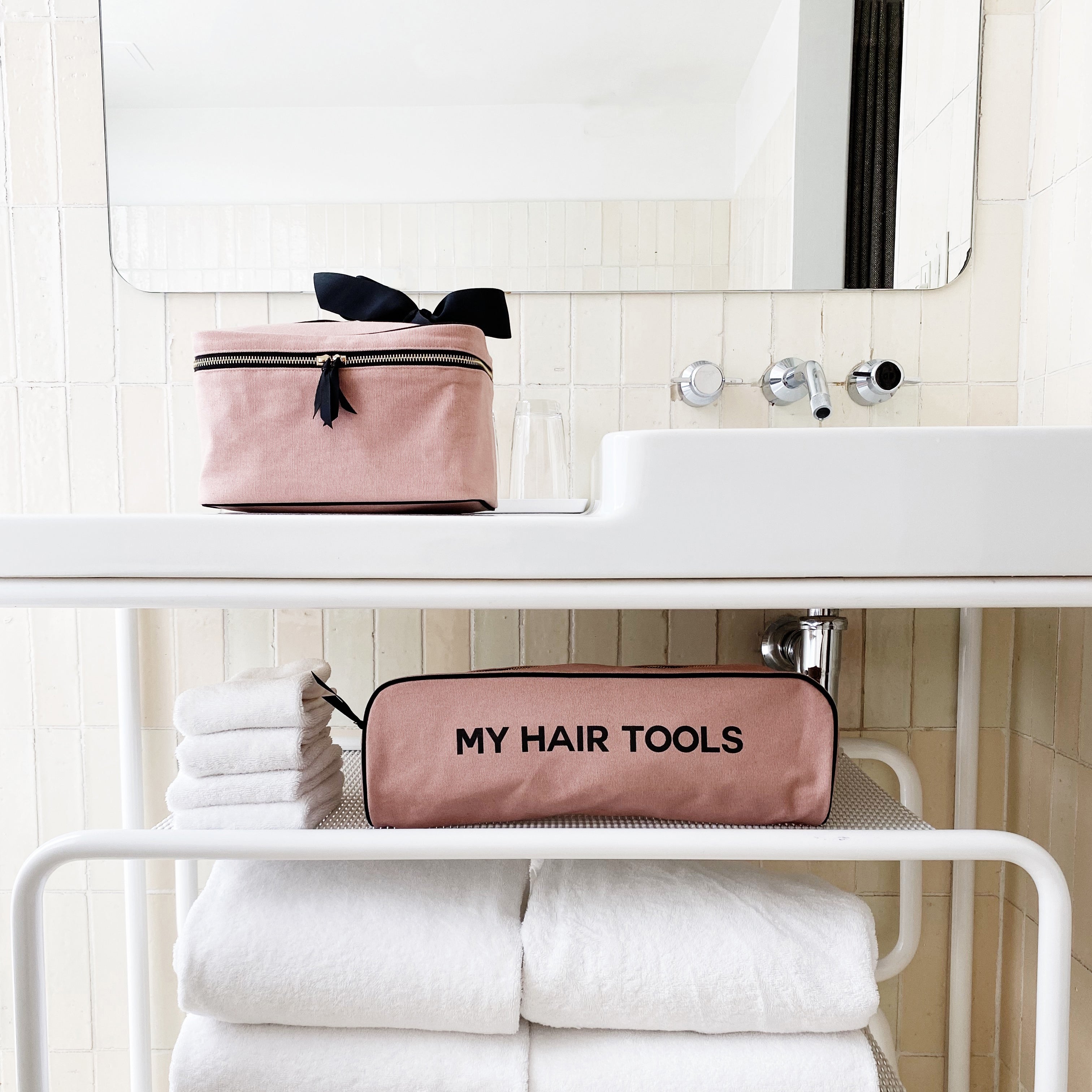 Caja mediana para maquillaje y artículos de tocador con organizador insertable – Rosa/Rosado