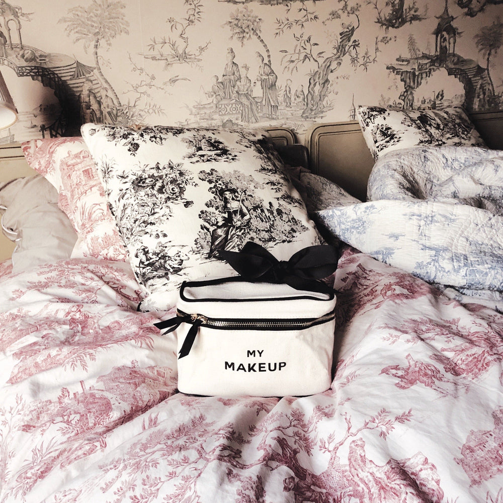 
                                      
                                        Cosmetic Case in cotton, My Makeup, Monogram, Natural 
                                      
                                    
