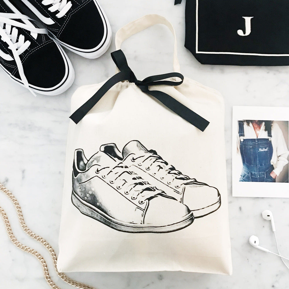 
                                      
                                        White Sneaker Shoe Bag from bag-all. 
                                      
                                    